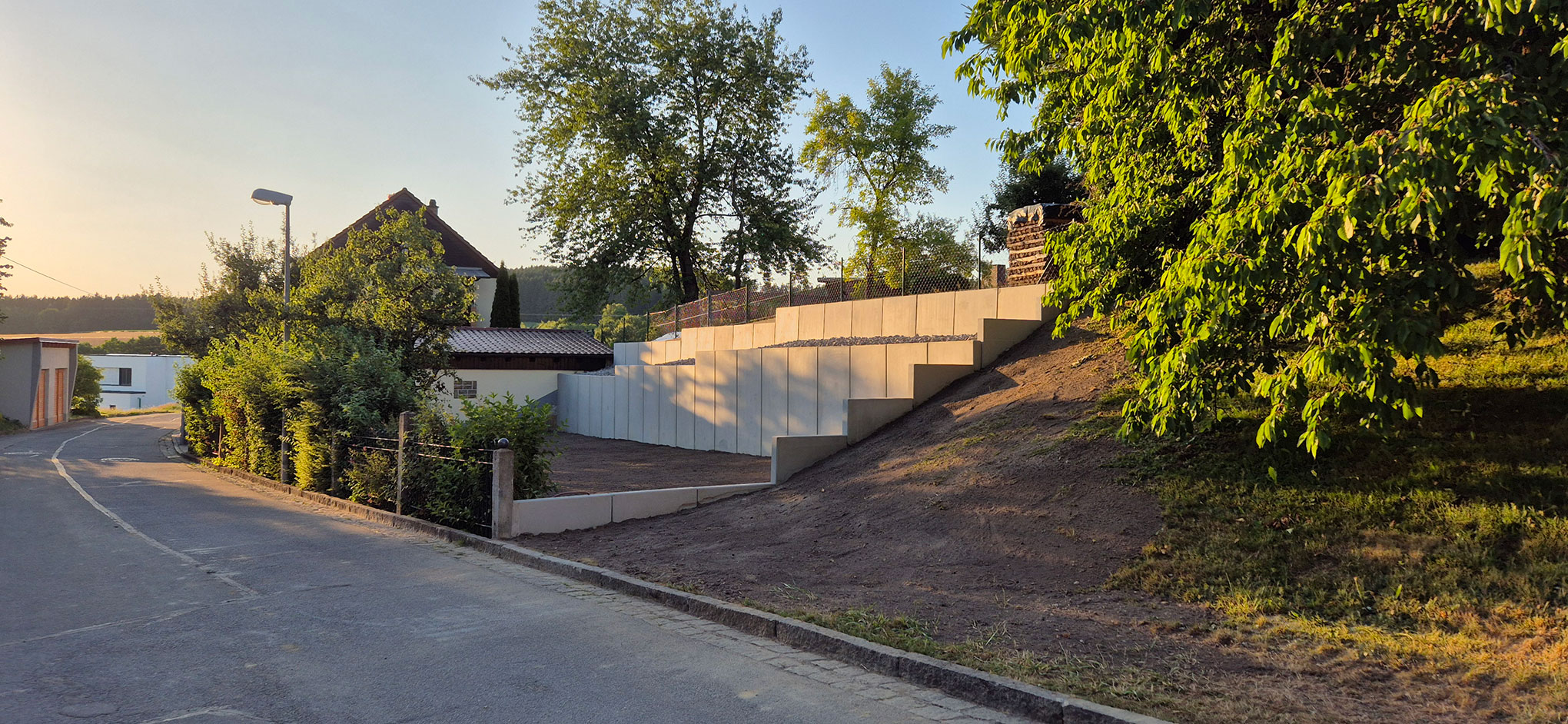 Stützwand zur Böschungssicherung in Fronau